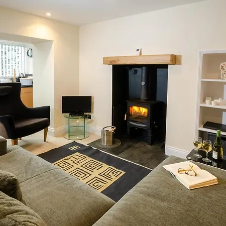 Anns Cottage, * Chapel Stile