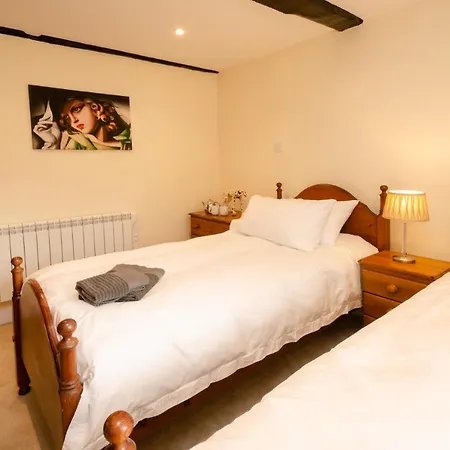 Anns Cottage, * Chapel Stile